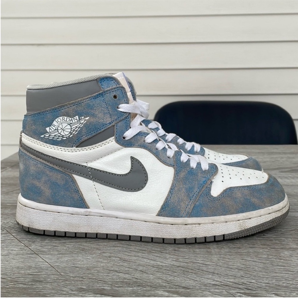 Air Jordan 1 Retro High Hyper Royal Mens Shoes Size 8 NBA